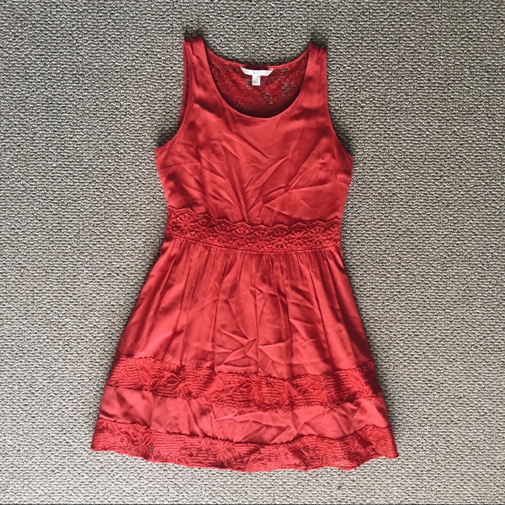 Lauren Conrad red lace trim dress - Picture 2 of 7